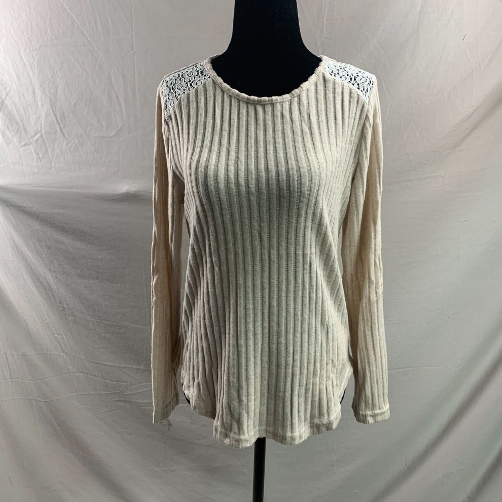 Guipure Lace Insert Ribbed Tee Cream - Picture 6 of 7
